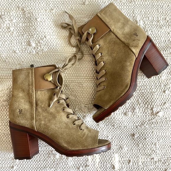 Frye Danica Peep Toe Suede Heeled Boots Size 6 Green Lace Up Boho Western NEW - Picture 1 of 12